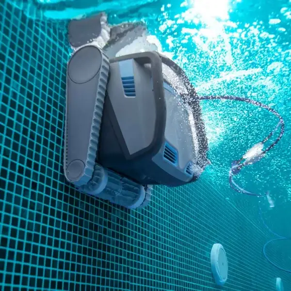Dolphin ZENIT 60 | Potencia y conectividad para piscinas grandes - Imagen 2